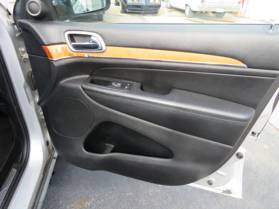2011 Jeep WK2 Grand Cherokee - Image 11 of 17
