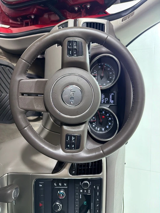 2011 Jeep WK2 Grand Cherokee - Image 13 of 24