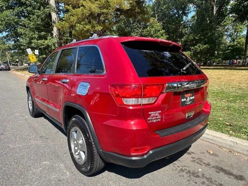 2011 Jeep WK2 Grand Cherokee - Image 9 of 12