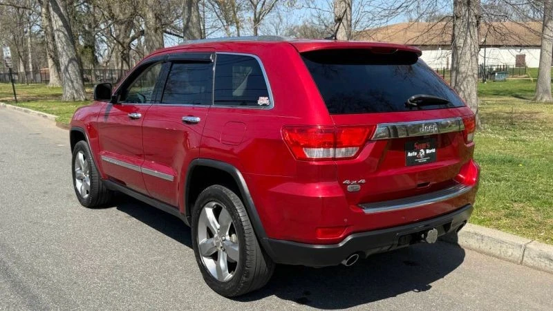 2011 Jeep WK2 Grand Cherokee - Image 9 of 12