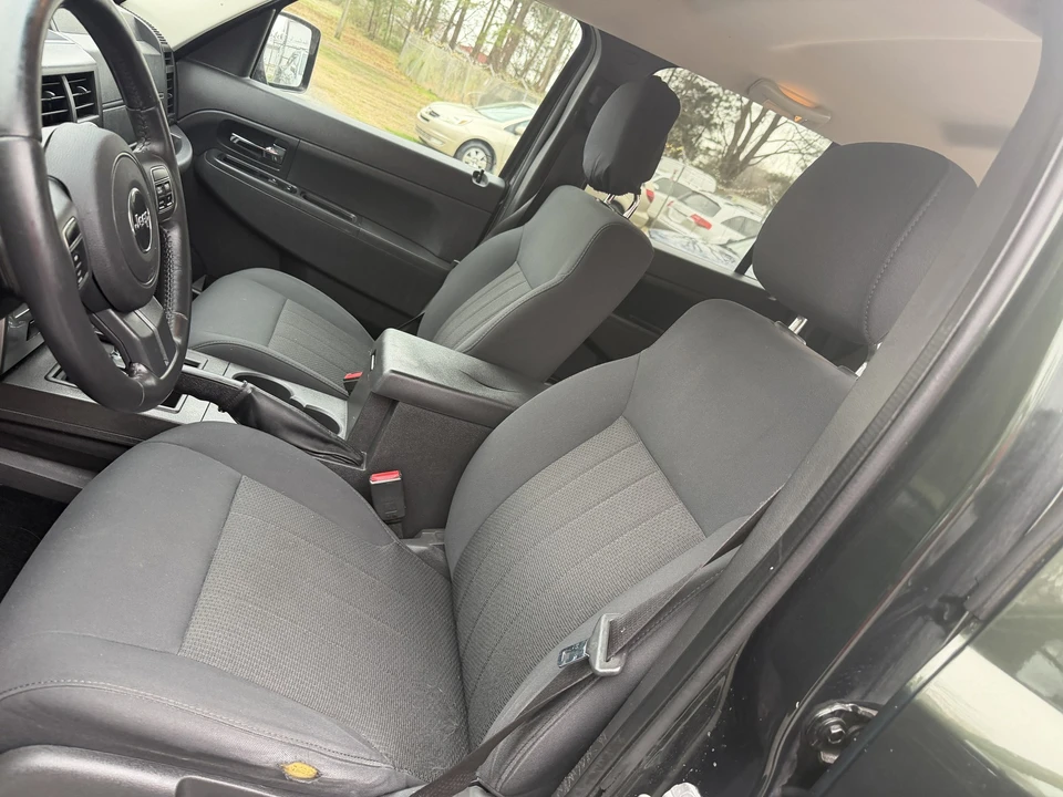 2011 Jeep KK Liberty - Image 4 of 12