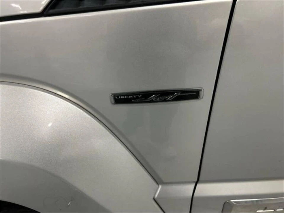 2011 Jeep KK Liberty - Image 2 of 6
