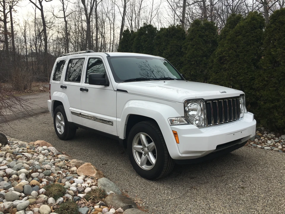 2011 Jeep KK Liberty - Image 2 of 8