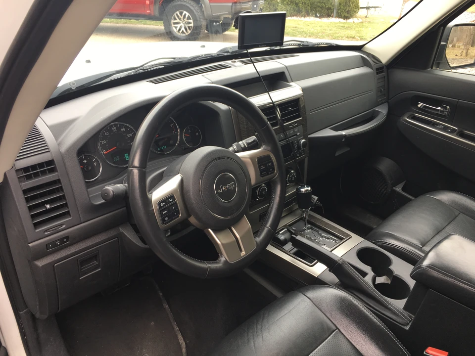 2011 Jeep KK Liberty - Image 3 of 8