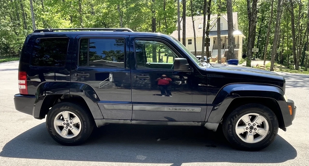 2011 Jeep KK Liberty - Image 3 of 20