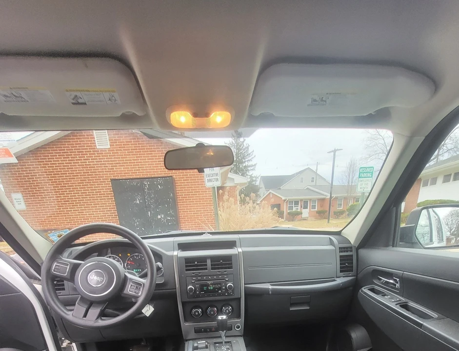 2011 Jeep KK Liberty - Image 10 of 14