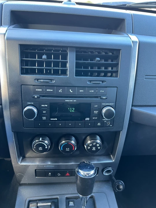 2011 Jeep KK Liberty - Image 17 of 21