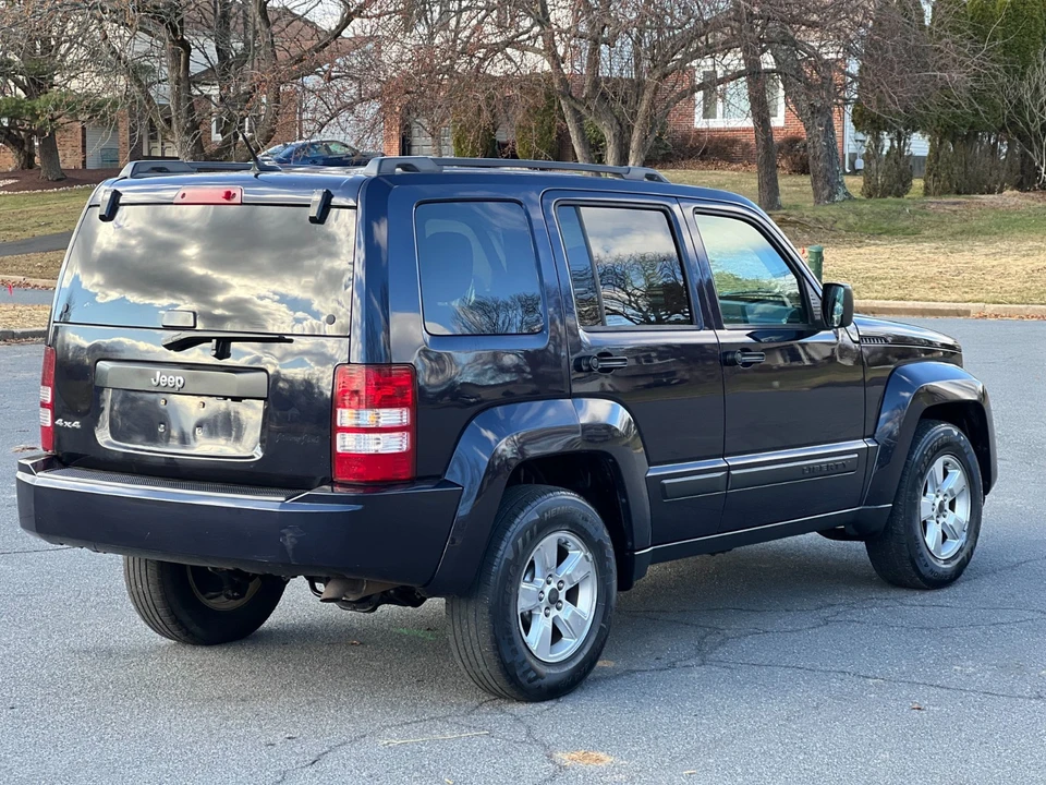 2011 Jeep KK Liberty - Image 8 of 21