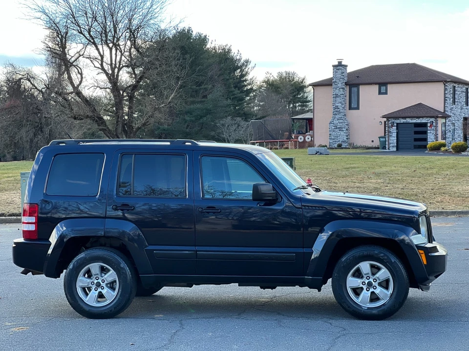 2011 Jeep KK Liberty - Image 9 of 21