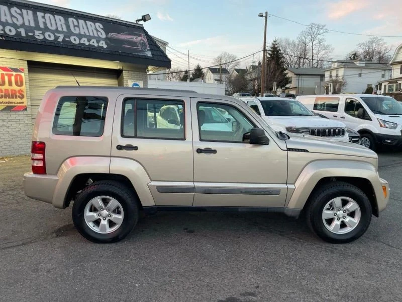 2011 Jeep KK Liberty - Image 8 of 12