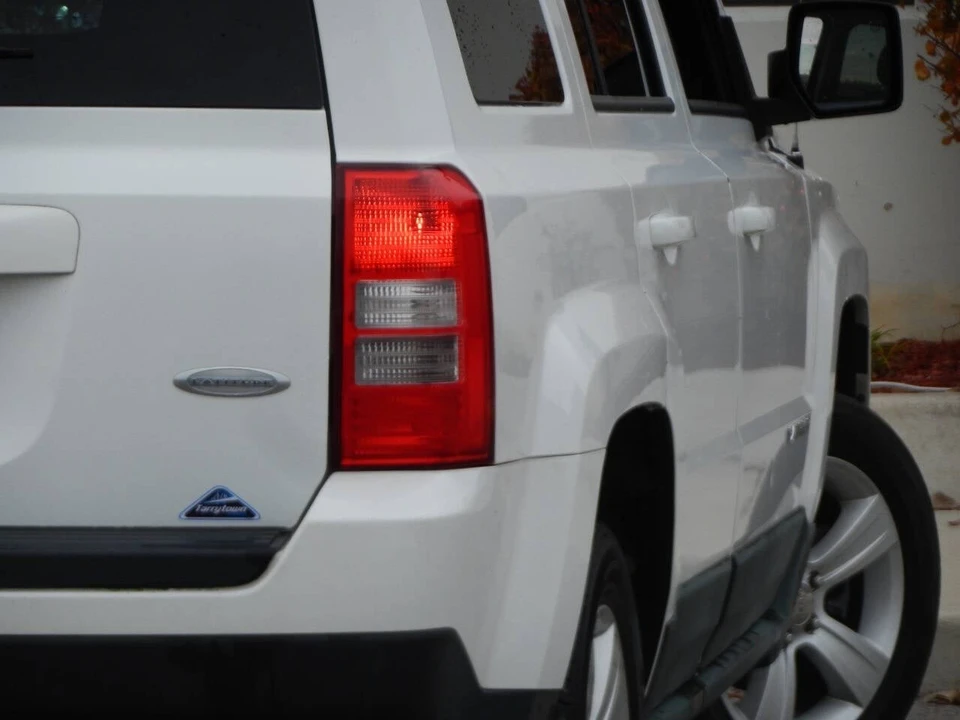 2011 Jeep Patriot - Image 17 of 21