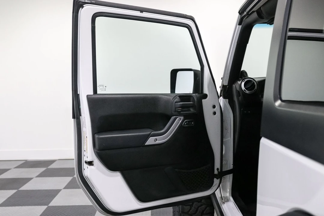 2011 Jeep JK Wrangler - Image 13 of 28