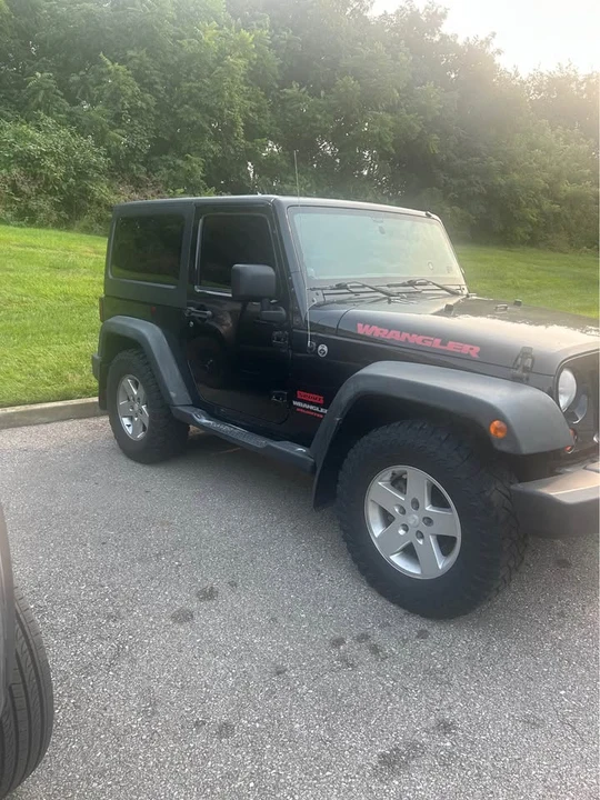 2011 Jeep Wrangler - Image 4 of 4