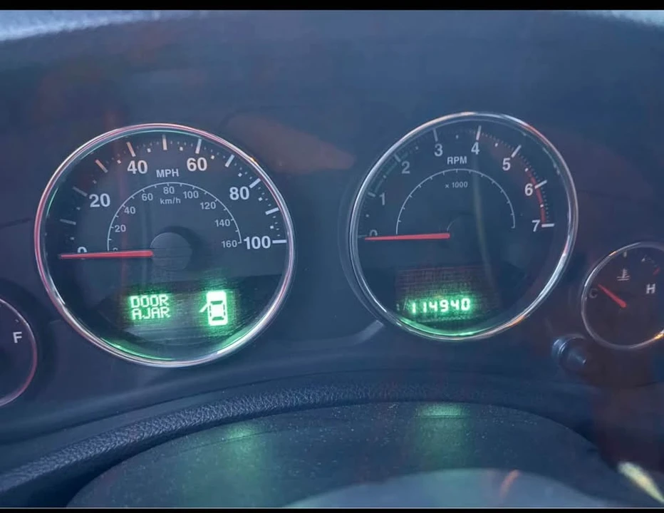 2011 Jeep Wrangler - Image 14 of 15