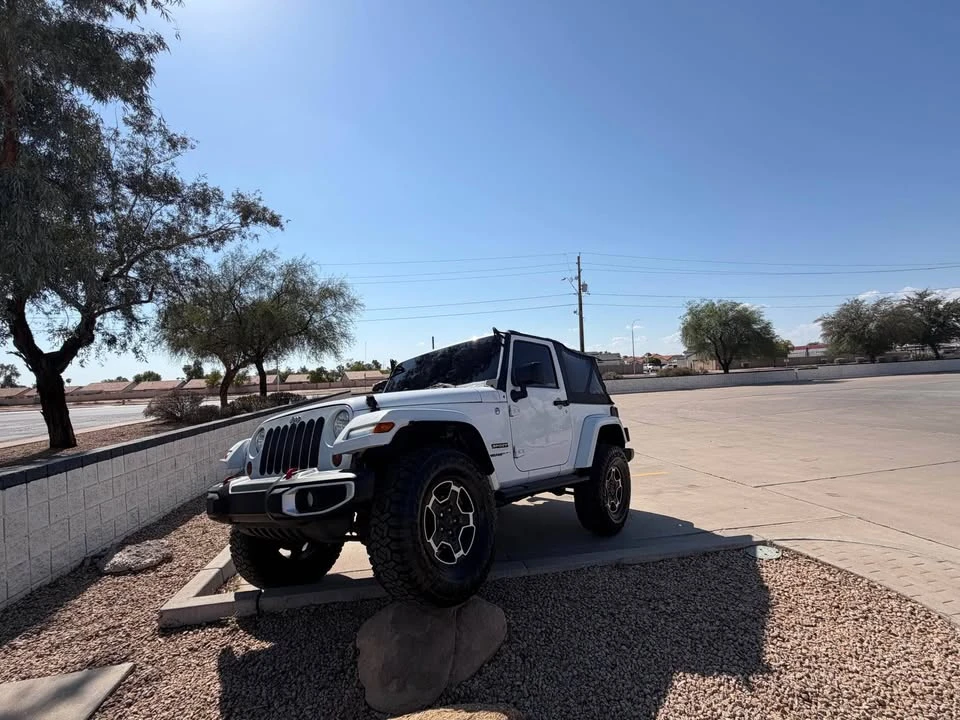 2011 Jeep Wrangler - Image 17 of 18