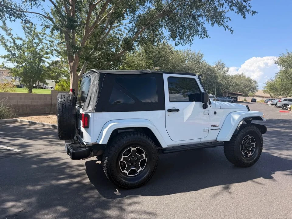 2011 Jeep Wrangler - Image 7 of 18