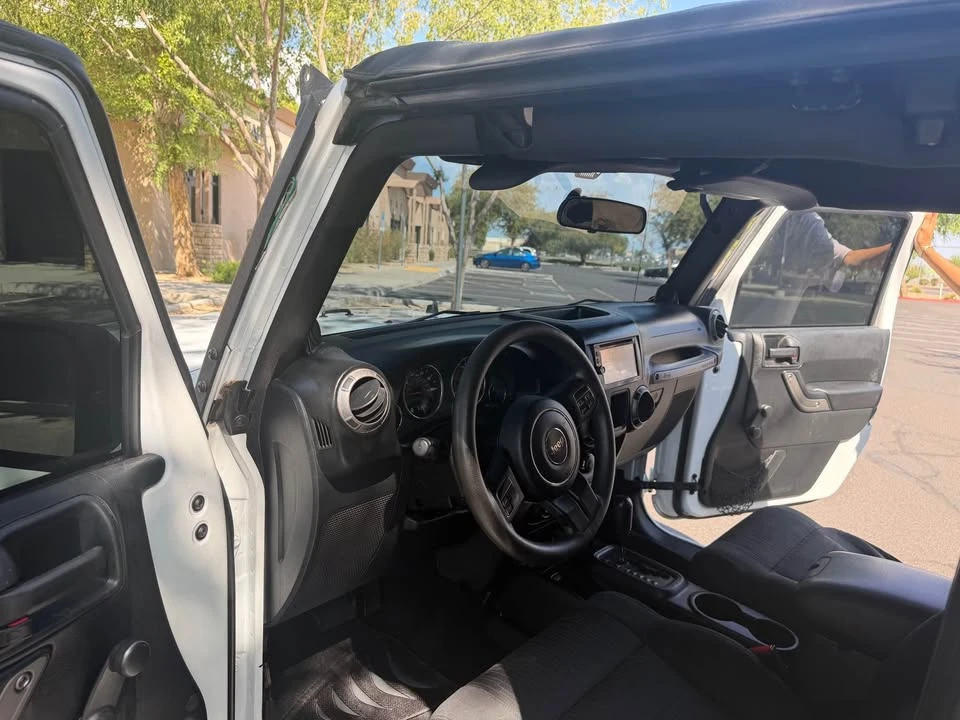 2011 Jeep Wrangler - Image 9 of 18