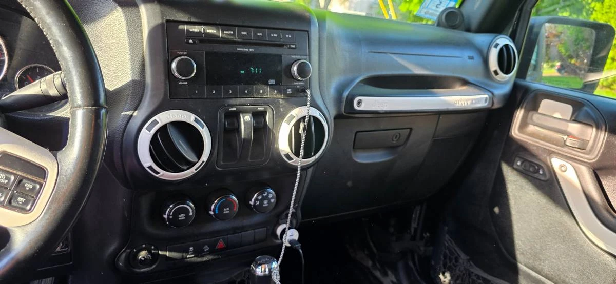 2011 Jeep JK Wrangler - Image 11 of 15