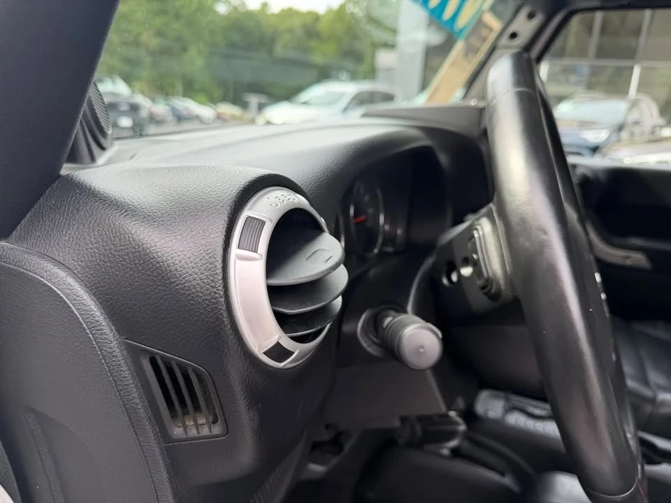 2011 Jeep JK Wrangler - Image 17 of 20