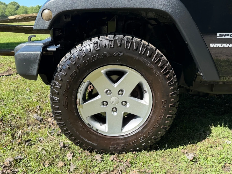 2011 Jeep JK Wrangler - Image 26 of 31