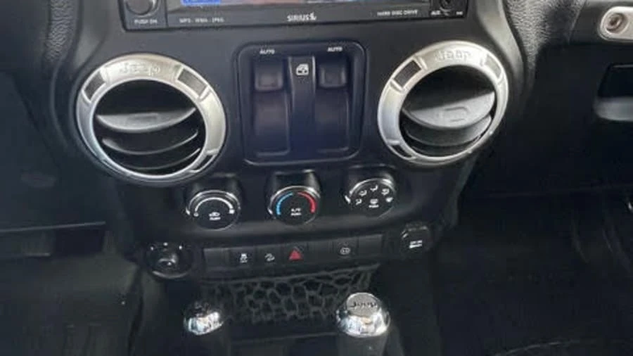 2011 Jeep JK Wrangler - Image 14 of 19