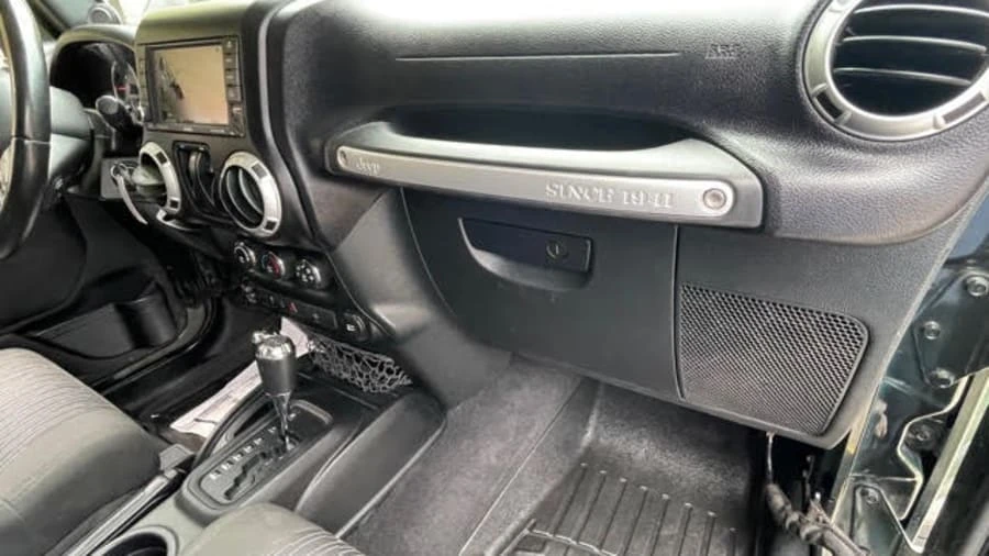 2011 Jeep JK Wrangler - Image 15 of 19