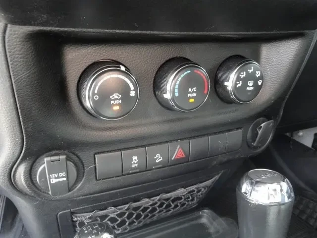 2011 Jeep JK Wrangler - Image 11 of 12