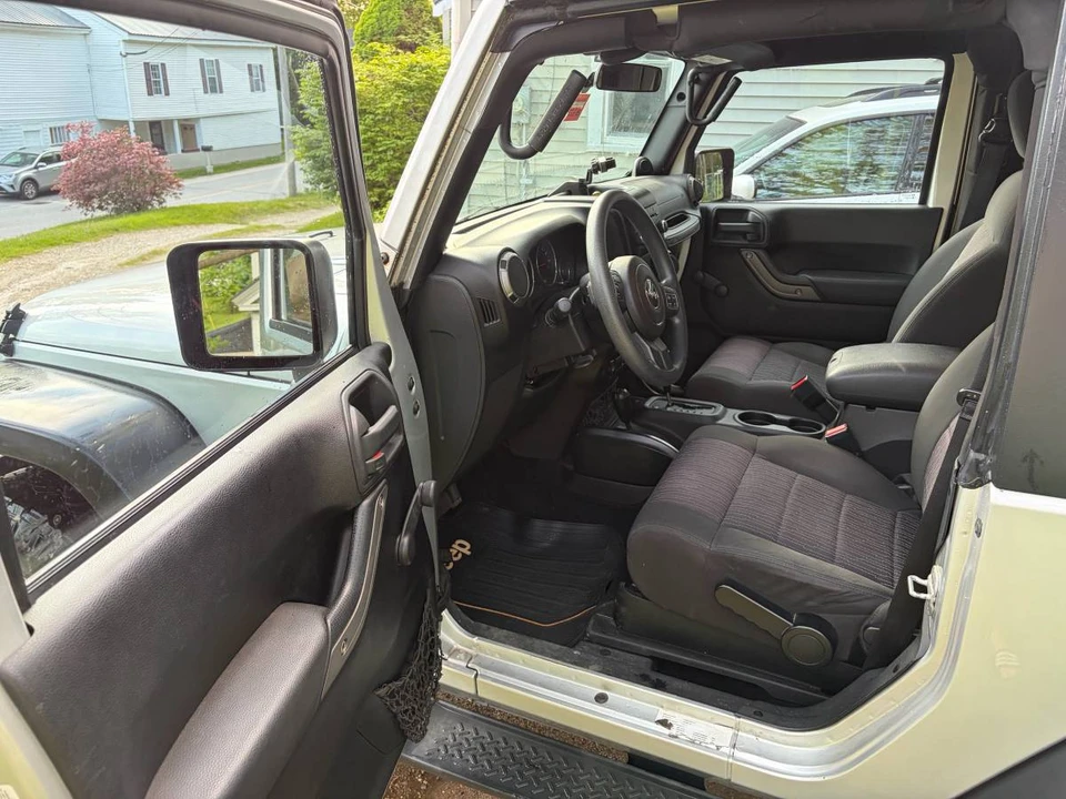 2011 Jeep Wrangler - Image 7 of 12