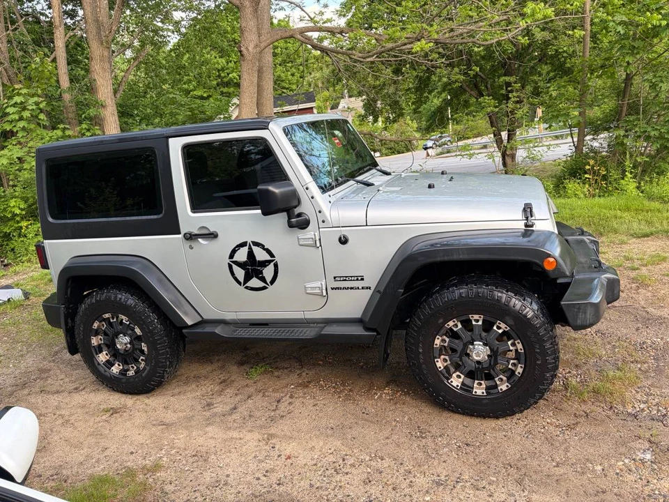 2011 Jeep Wrangler - Image 3 of 12