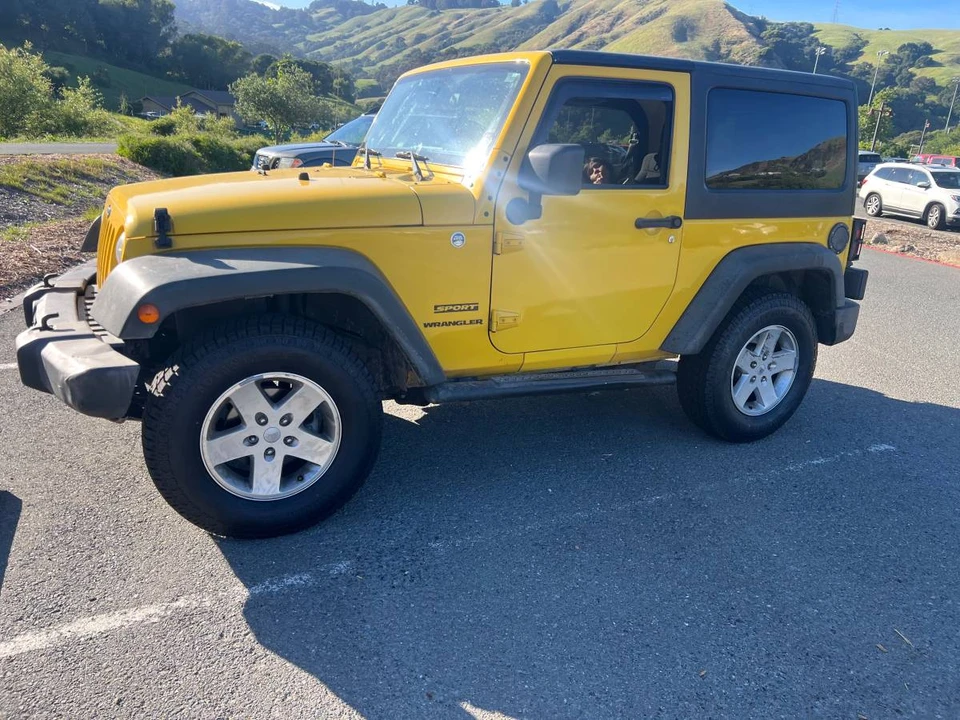 2011 Jeep Wrangler - Image 2 of 8