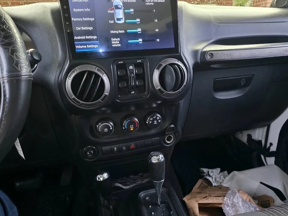 2011 Jeep JK Wrangler - Image 17 of 20