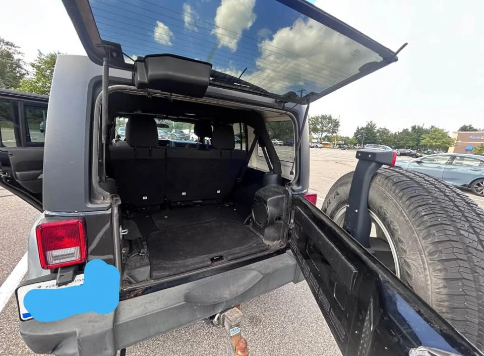 2011 Jeep JK Wrangler - Image 15 of 16