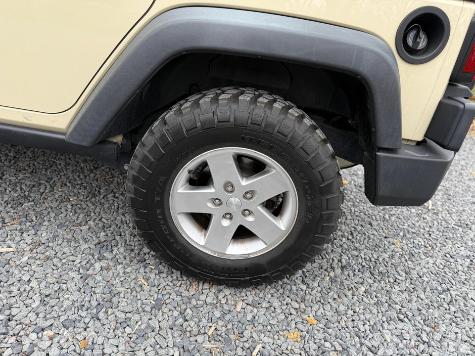 2011 Jeep JK Wrangler - Image 23 of 31