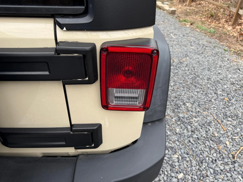 2011 Jeep JK Wrangler - Image 15 of 31