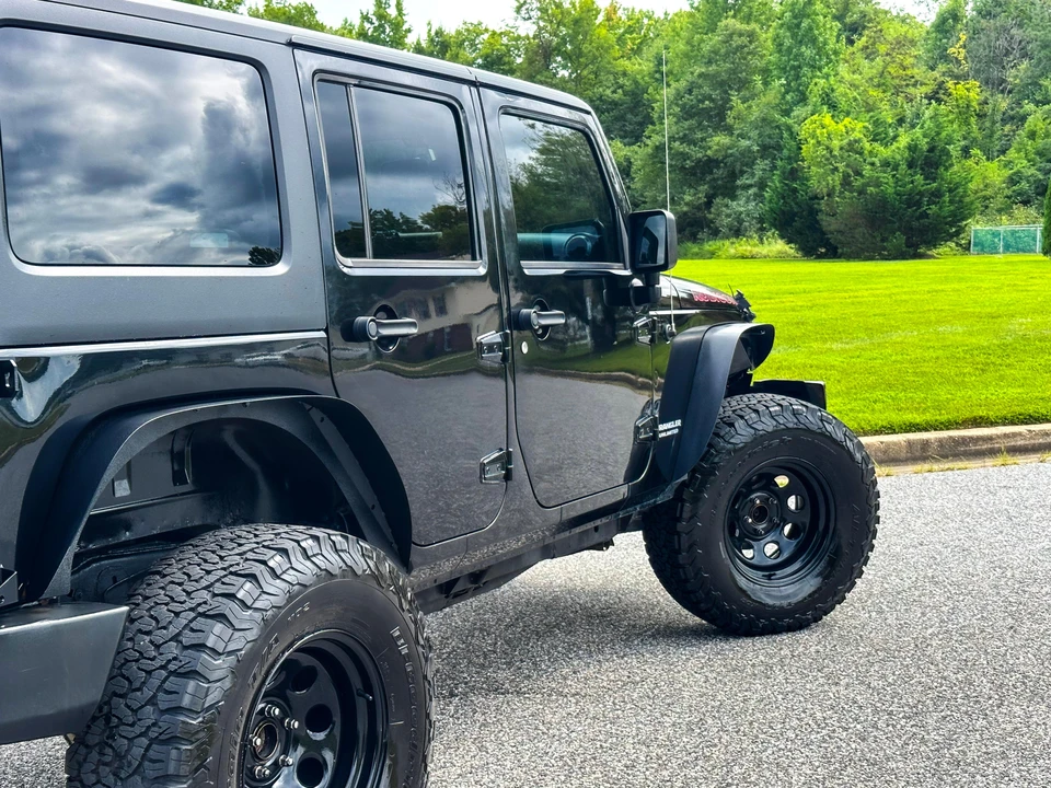 2011 Jeep JK Wrangler - Image 24 of 31