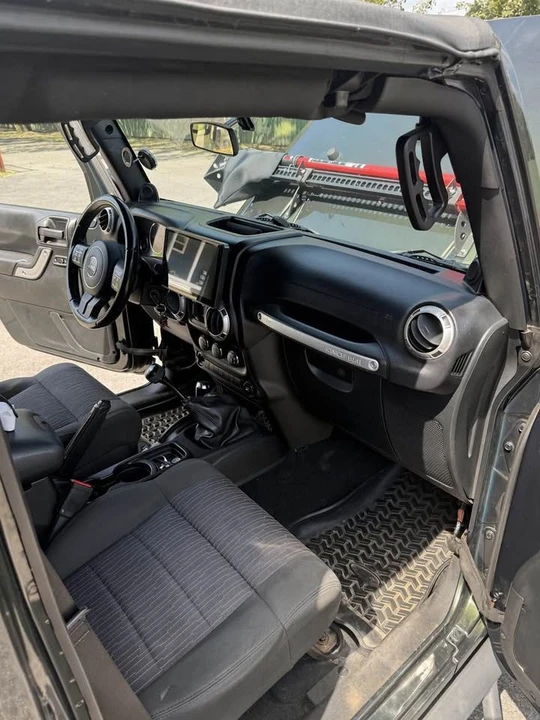 2011 Jeep JK Wrangler - Image 16 of 18