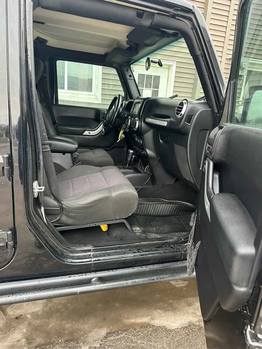 2011 Jeep JK Wrangler - Image 13 of 16