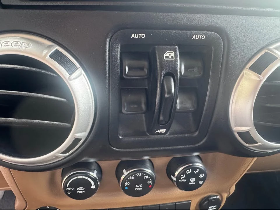 2011 Jeep JK Wrangler - Image 11 of 14