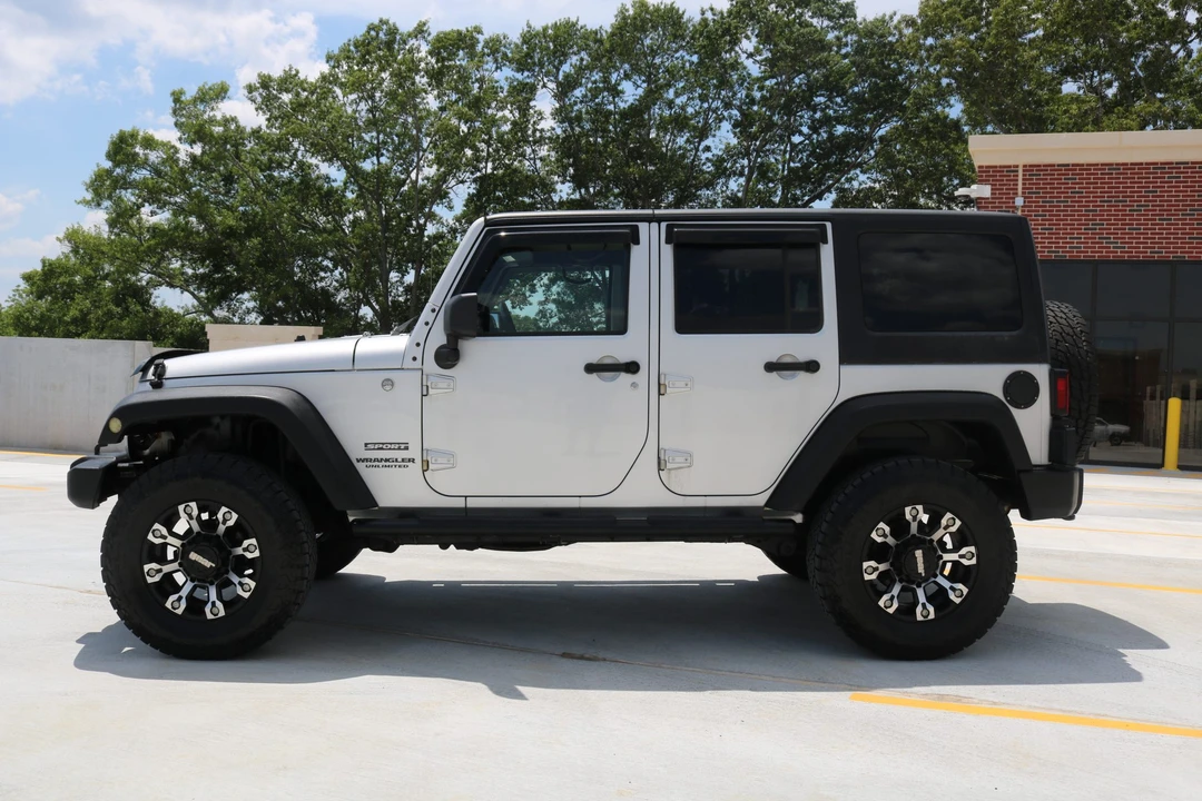 2011 Jeep JK Wrangler - Image 8 of 31