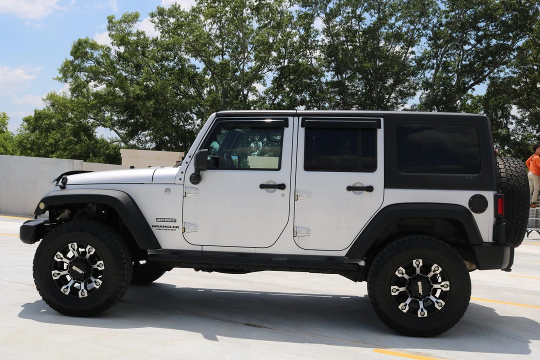 2011 Jeep JK Wrangler - Image 7 of 31