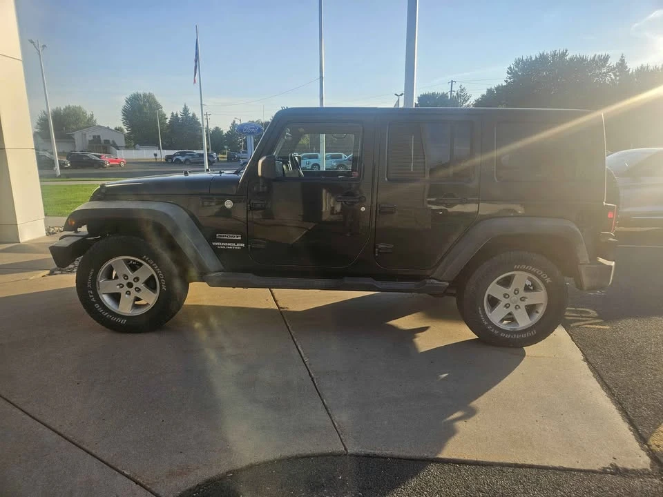2011 Jeep JK Wrangler - Image 3 of 4