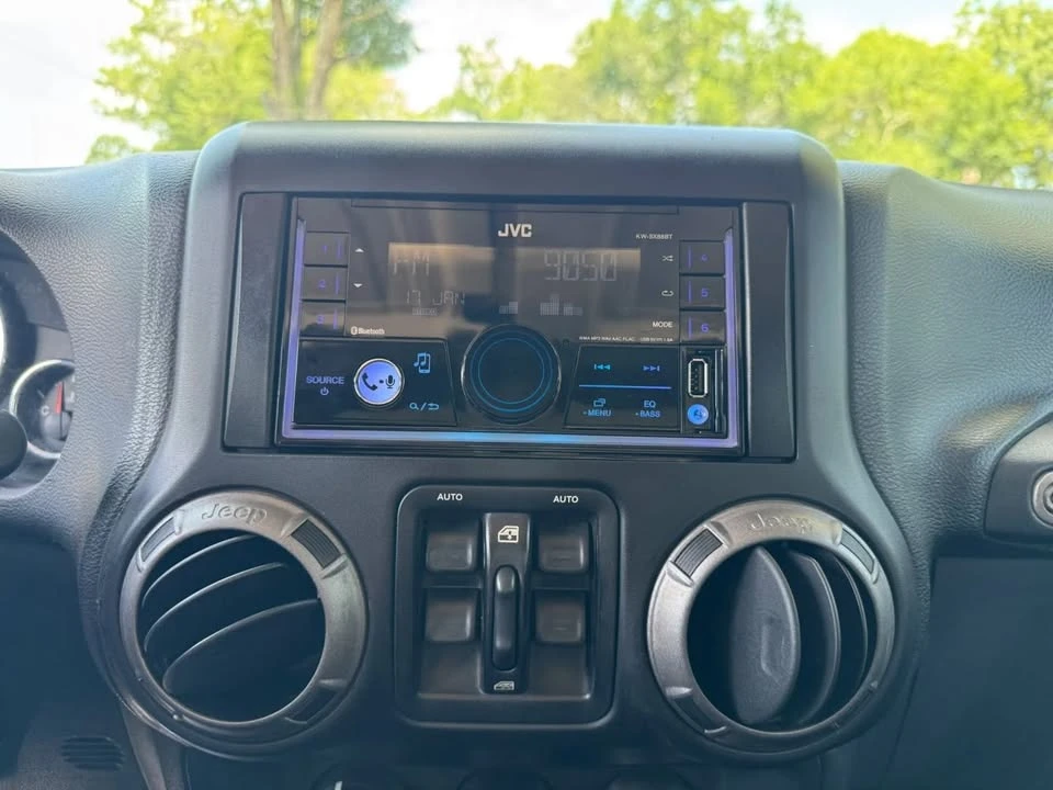 2011 Jeep JK Wrangler - Image 16 of 18