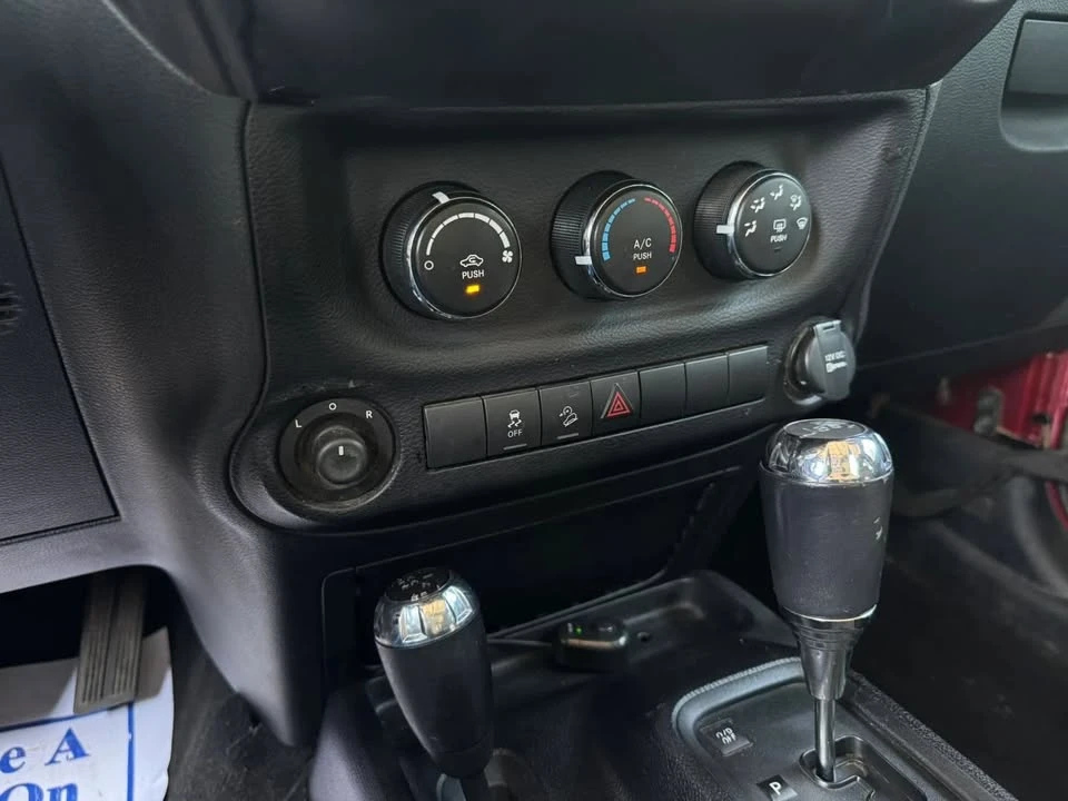2011 Jeep JK Wrangler - Image 15 of 18