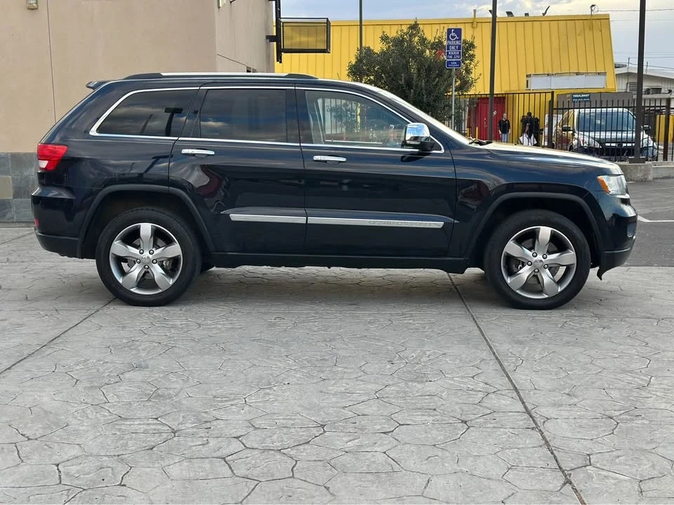 2011 Jeep WK2 Grand Cherokee - Image 2 of 18