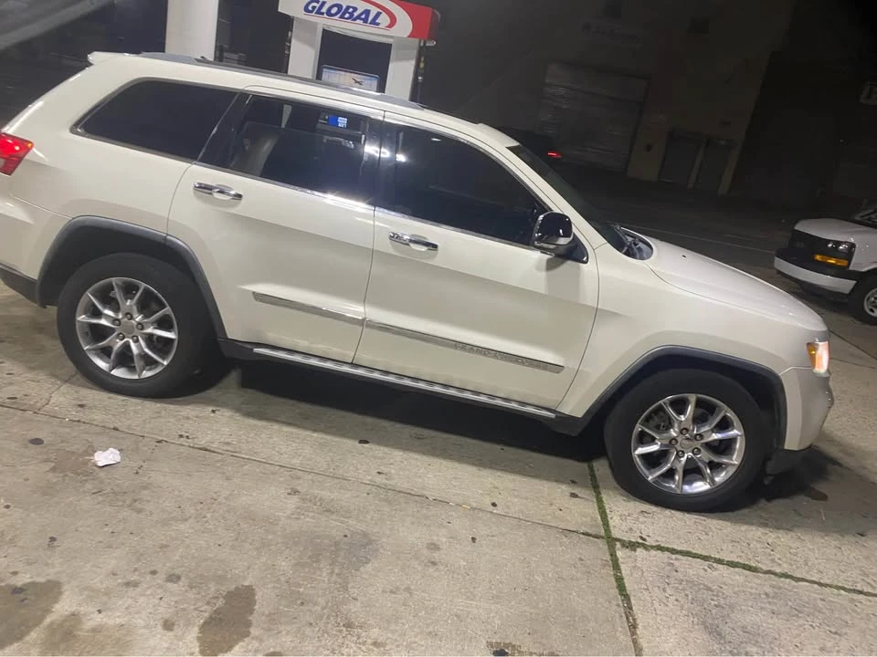 2011 Jeep WK2 Grand Cherokee - Image 4 of 9