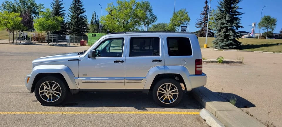 2011 Jeep KK Liberty - Image 3 of 8