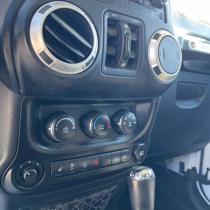 2011 Jeep JK Wrangler - Image 14 of 18