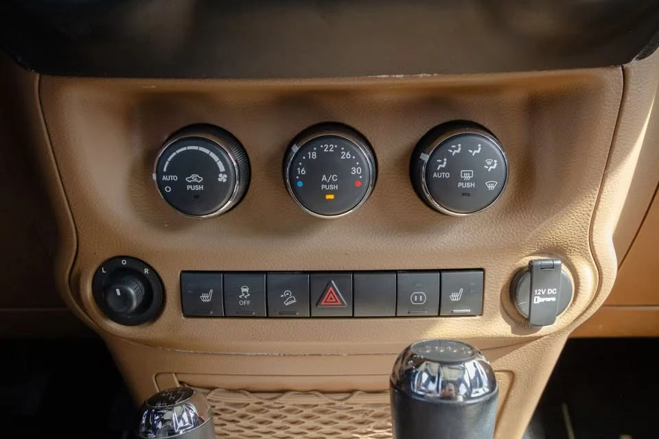 2011 Jeep JK Wrangler - Image 15 of 17