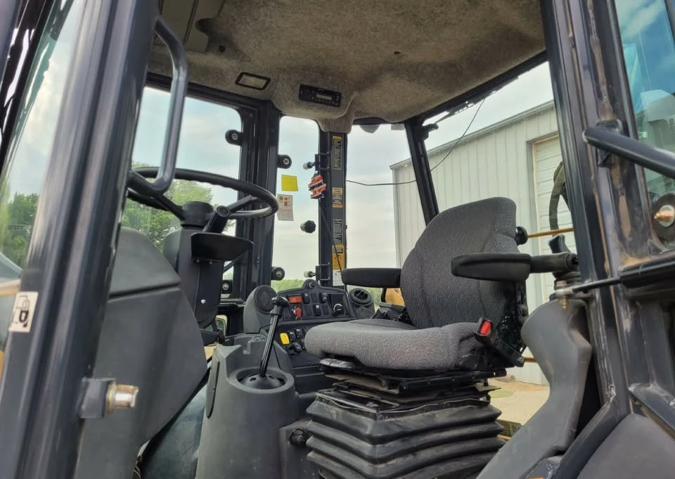 2011 John Deere - Image 4 of 4