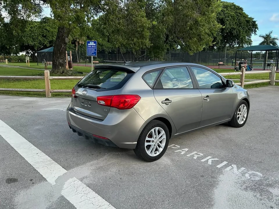 2011 Kia Forte - Image 4 of 12